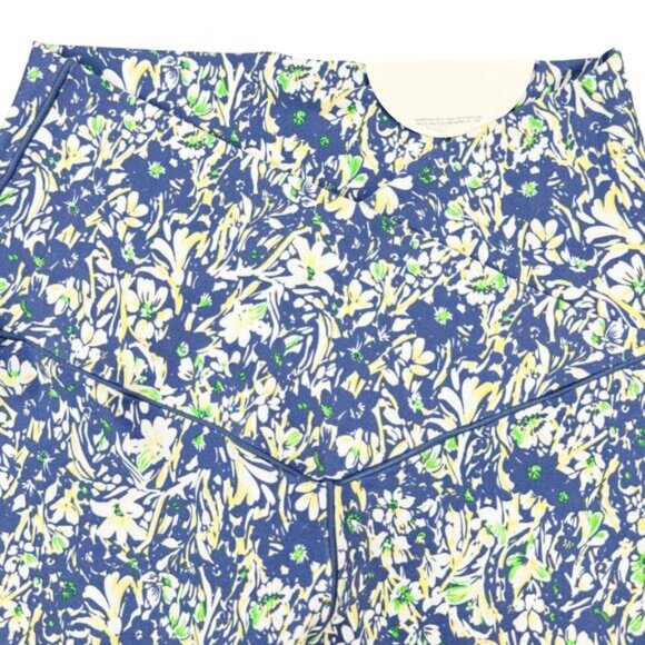 Aerie High Waisted Crossover 7" Bike Short Size Medium - Picture 3 of 6